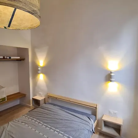 Apartment Ambiance Bois Proche Vieux Port, T2 De Caractere